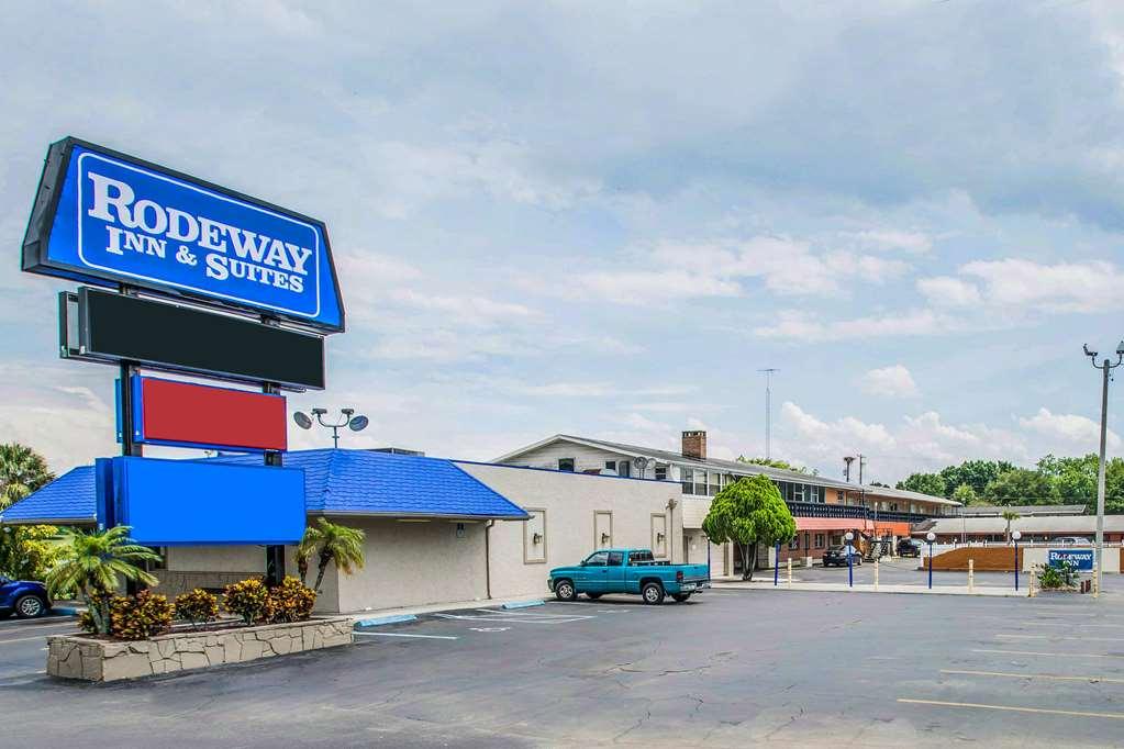 Rodeway Inn & Suites Winter Haven Chain Of Lakes Exterior foto