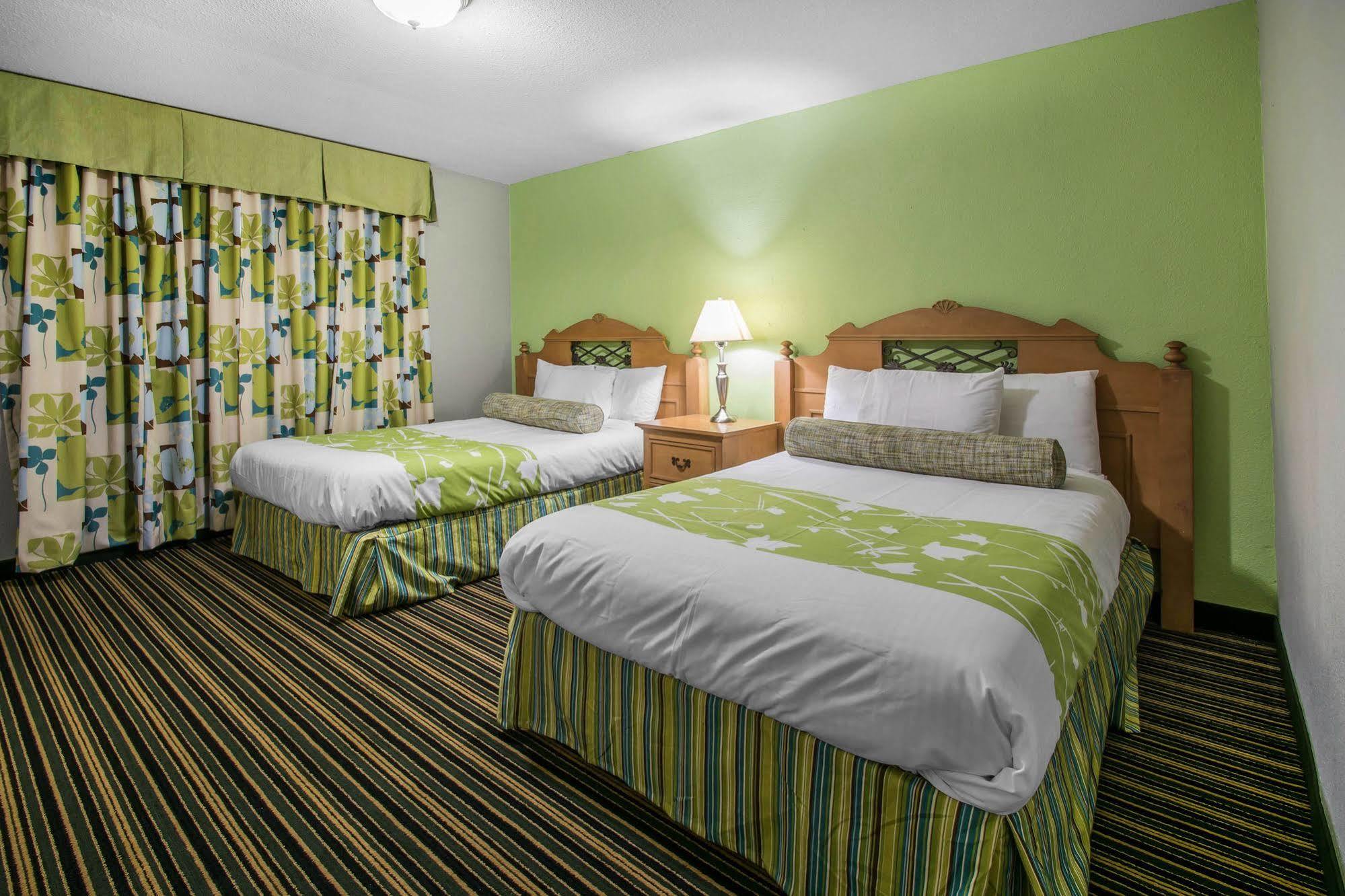 Rodeway Inn & Suites Winter Haven Chain Of Lakes Exterior foto