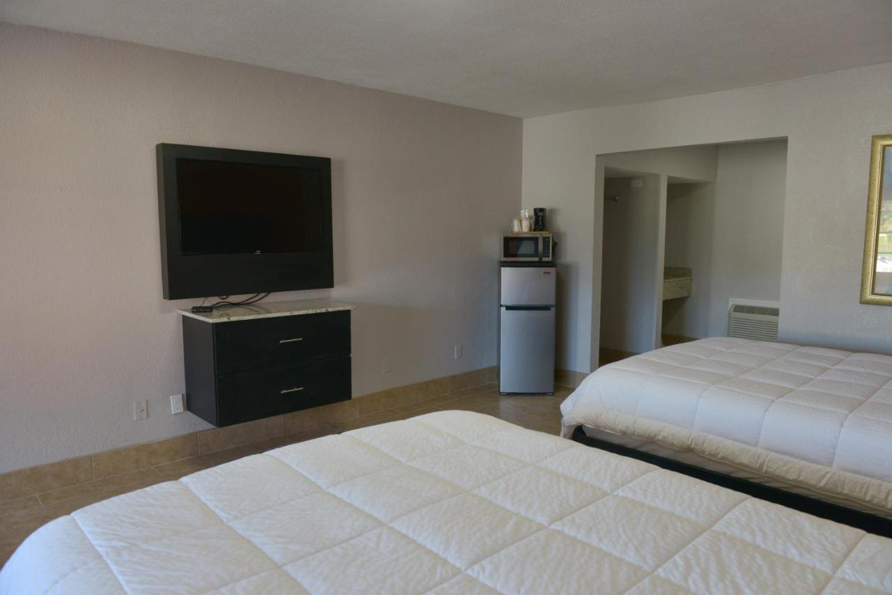 Rodeway Inn & Suites Winter Haven Chain Of Lakes Exterior foto